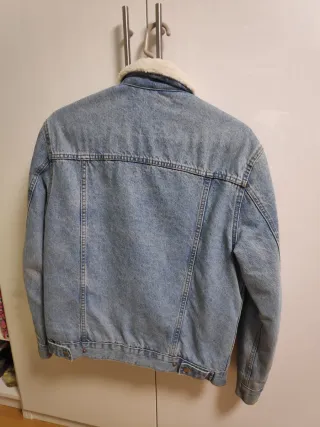 Cazadora vaquera forrada Bershka Talla XS