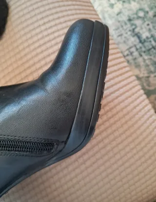 Botines de piel negros