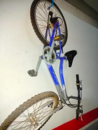 Bicicleta azul Maverick