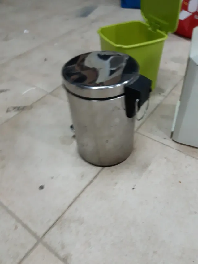 Papeleras de pedal (2 unidades)