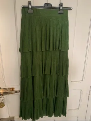 Falda Zara verde midi plisada