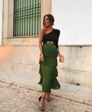Falda Zara verde midi plisada