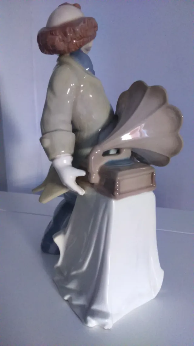 Antica figura di porcellana di Nadal