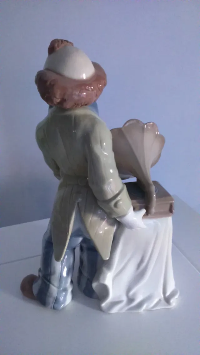 Antica figura di porcellana di Nadal