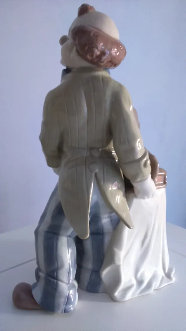 Antica figura di porcellana di Nadal