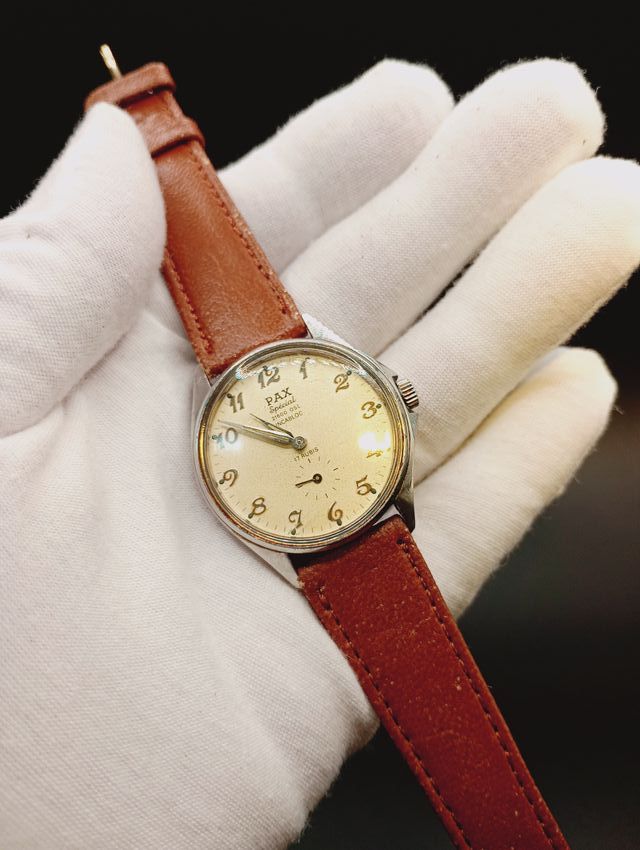 Reloj PAX Special Esfera Beige Correa Marrón