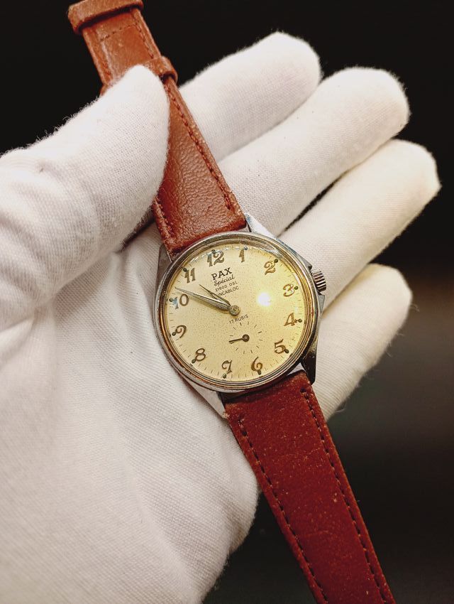 Reloj PAX Special Esfera Beige Correa Marrón