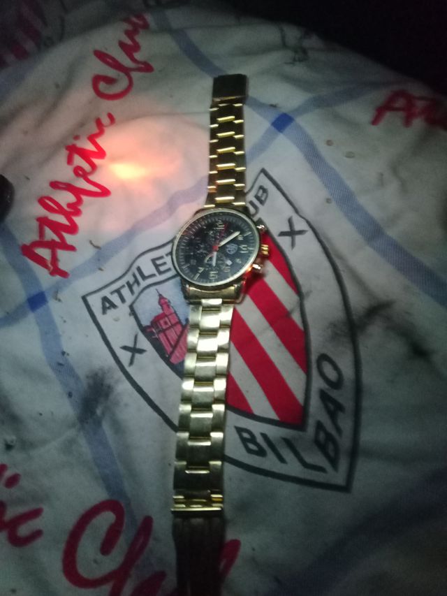 Reloj EYROS Acero Inoxidable Cuarzo Negro Dorado