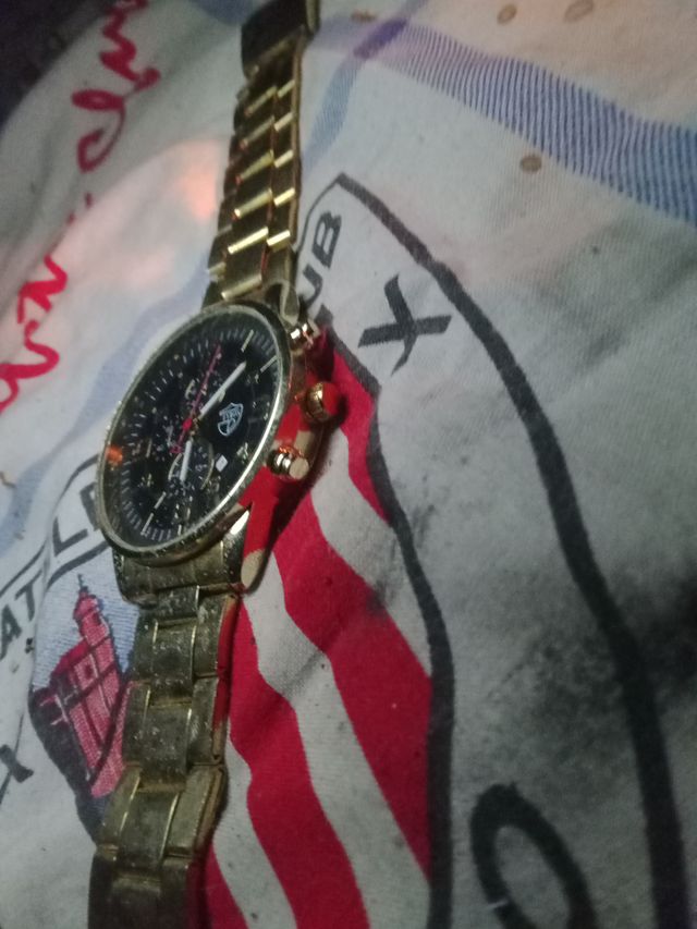 Reloj EYROS Acero Inoxidable Cuarzo Negro Dorado