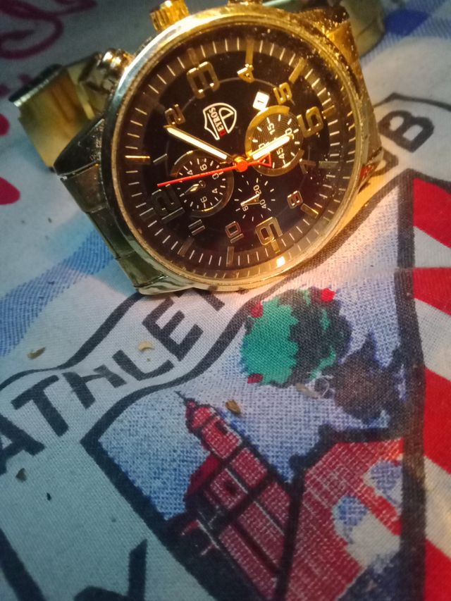 Reloj EYROS Acero Inoxidable Cuarzo Negro Dorado