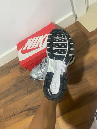 Nike P6000 Plata y Blanco