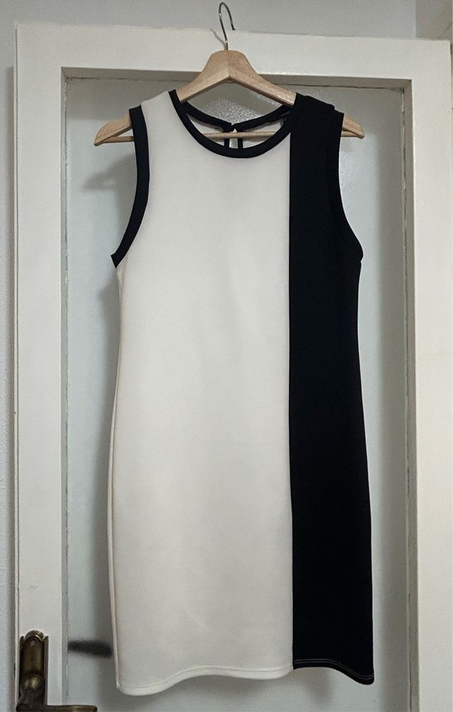 Vestido blanco y negro sin mangas