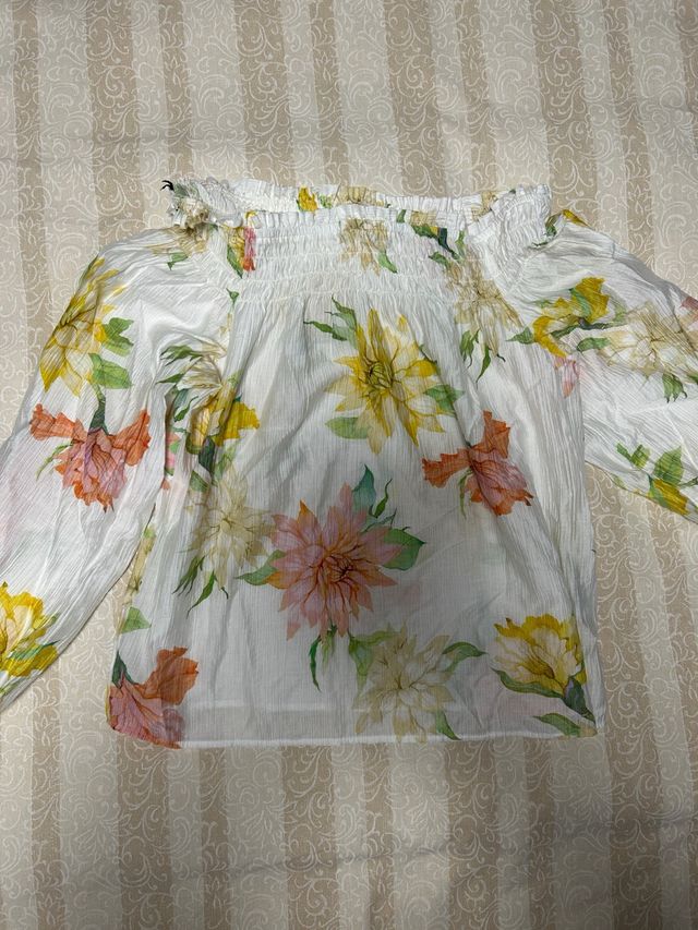 Blusa H&M floral talla S mujer