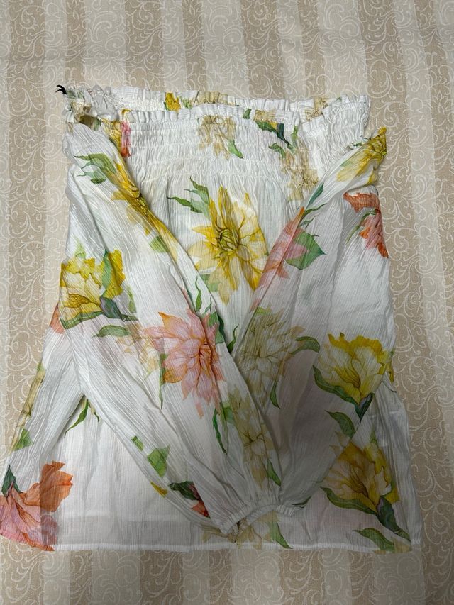 Blusa H&M floral talla S mujer