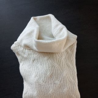 Jersey cuello largo alto. T. M