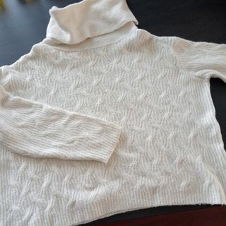 Jersey cuello largo alto. T. M