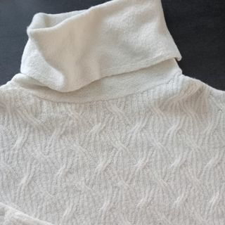 Jersey cuello largo alto. T. M