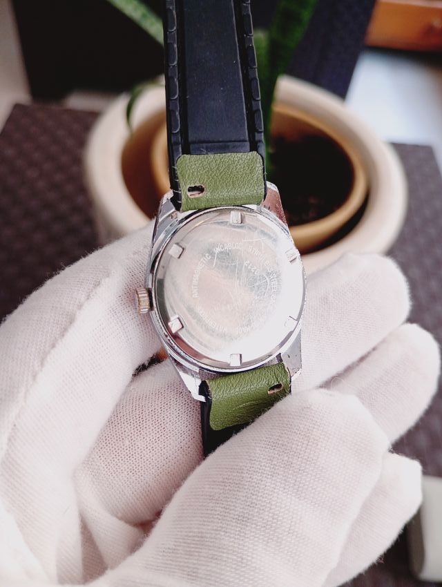 Reloj Monvis Plata y Verde