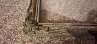 Cornice antica intagliata