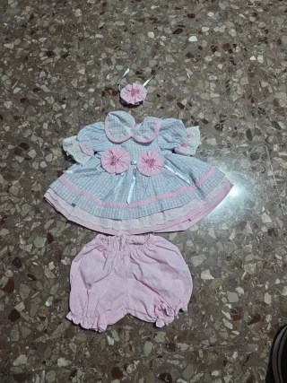 Vestito e mutandine bambola a quadri