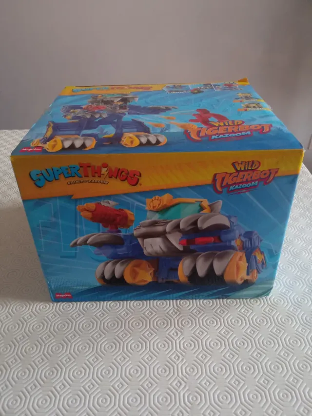 Caja Superthings