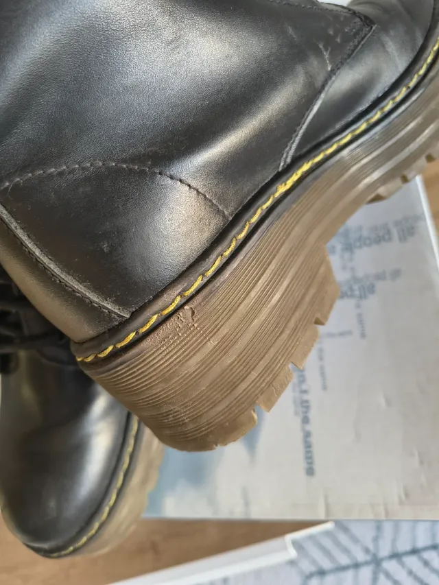 Botas plataforma de piel con cordones negras