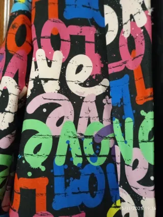 Americana con estampado de letras