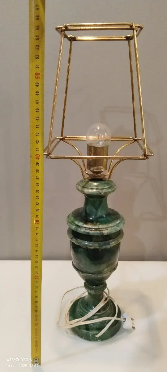 Lámpara de mesa mármol verde y metal