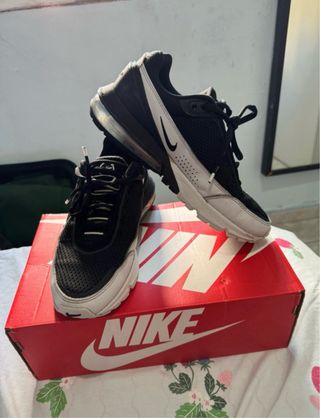 Zapatillas Nike Air Max Negras y Blancas