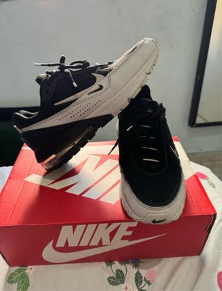Zapatillas Nike Air Max Negras y Blancas