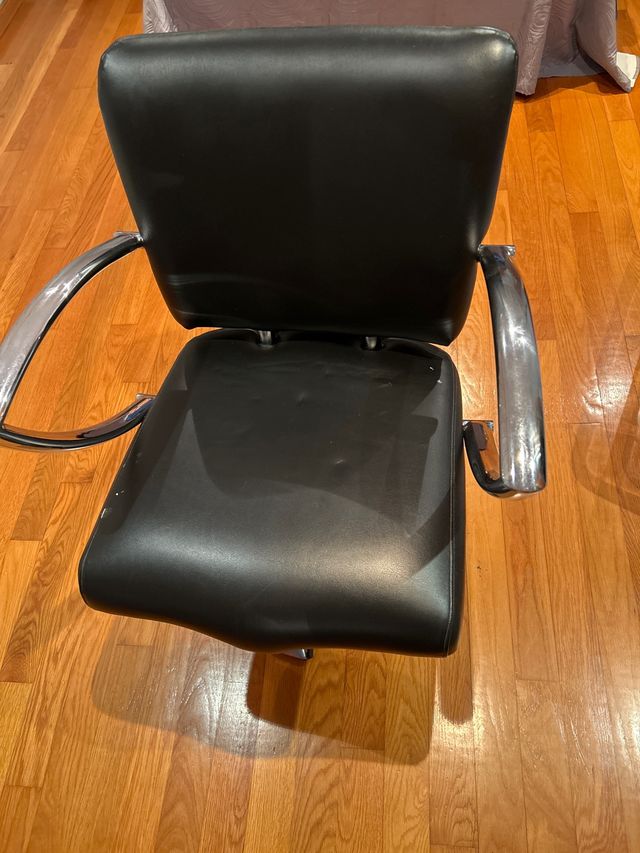 Sillón de peluquería negro