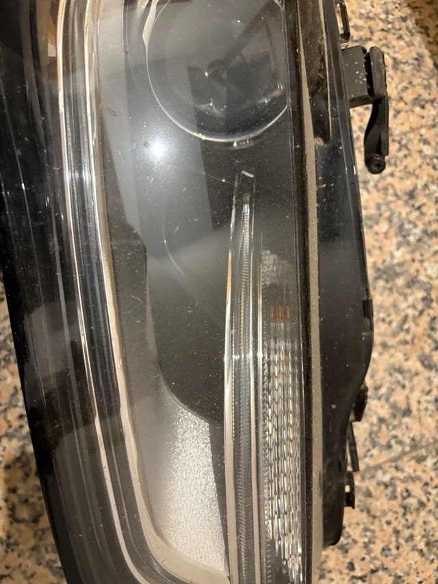 Faro Xenón Dcho Audi A4 B8