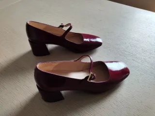 Zapatos de charol granate  Usados una vez