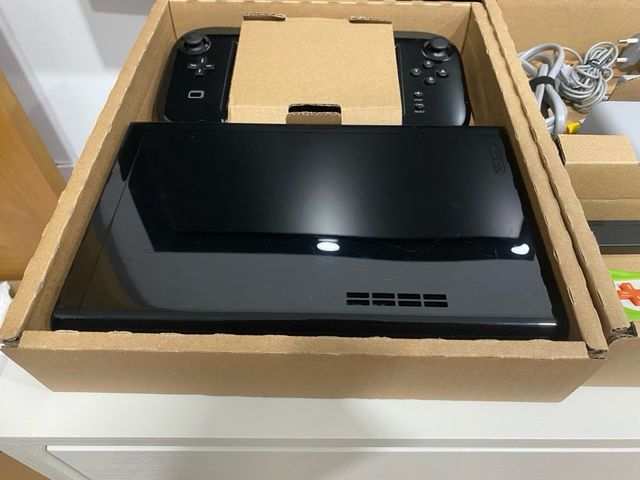 Nintendo Wii U Mario Kart 8 Premium Pack