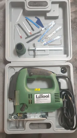 Sierra de calar con accesorios