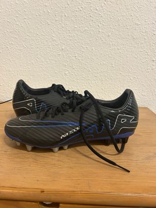 Botas de fútbol Nike Negras talle 38 EU