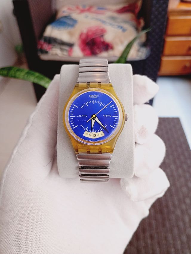 Reloj Swatch Azul y Plateado