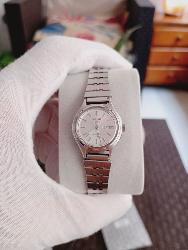 Reloj Seiko Automático Plata y Blanco