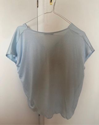 Blusa azul satinada Mango