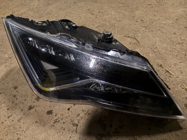 Faro Full LED Seat Leon 5F