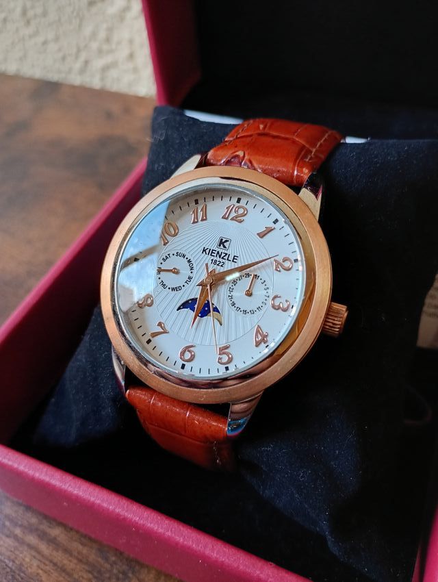 Reloj Kienzle 1822 Fase Lunar con correa marrón