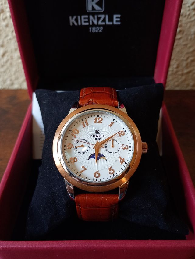 Reloj Kienzle 1822 Fase Lunar con correa marrón