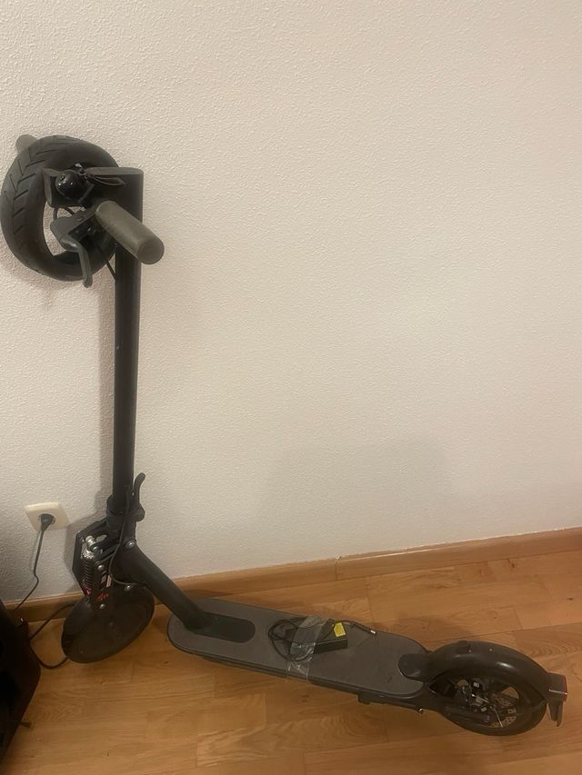 XIAOMI Mi Electric Scooter 1S (Black), Versión bás