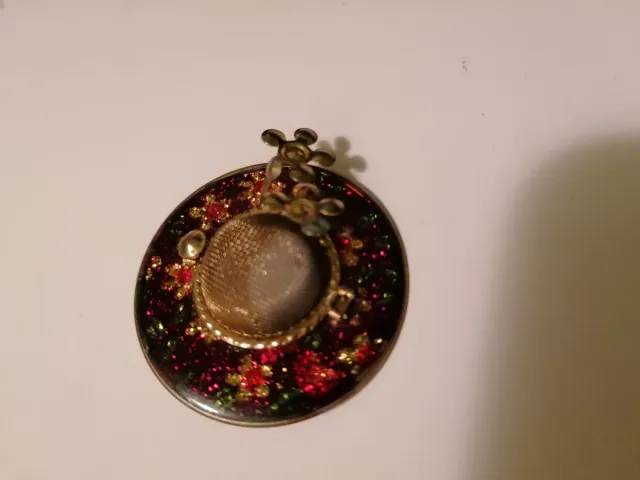 Spilla vintage metallo dorato e rosso