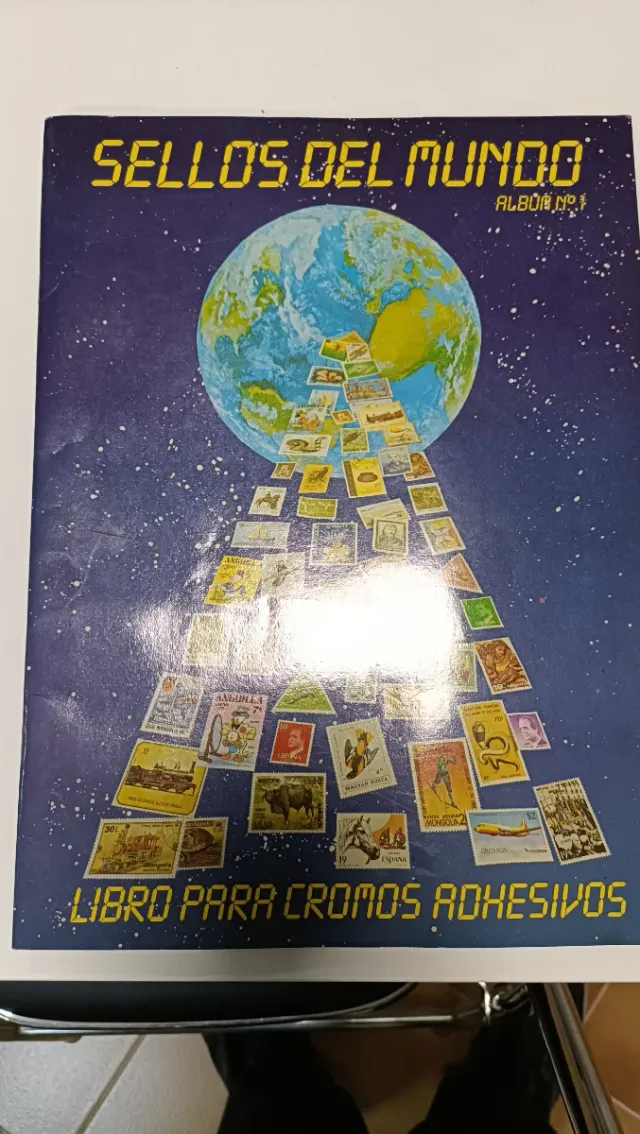 Álbum Sellos del Mundo - Libro Cromos Adhesivos