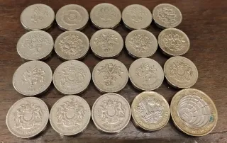 Monete di sterline inglesi