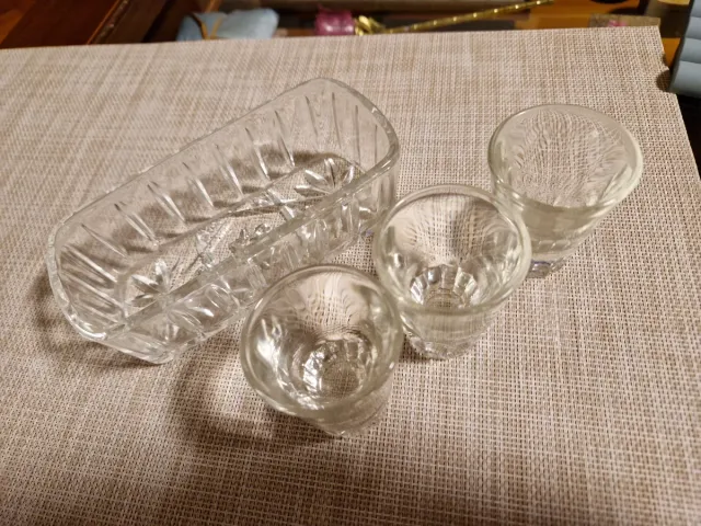 3 chupitos con bandeja de vidrio