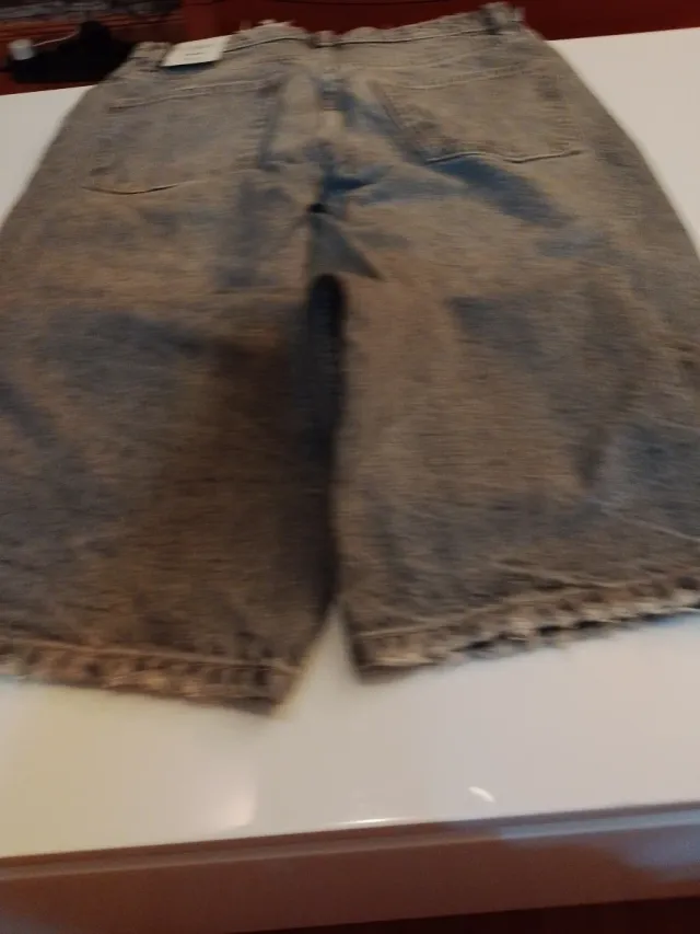 Vaqueros grises mujer