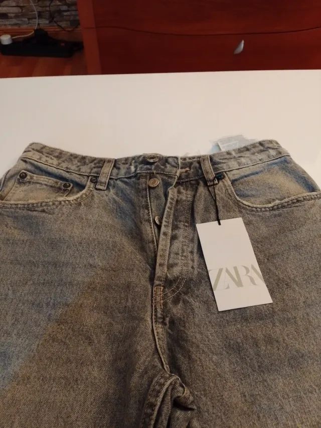 Vaqueros grises mujer