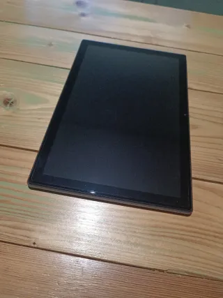 Tablet Teclast P20HD Negra 64g, 4g ram, con funda.